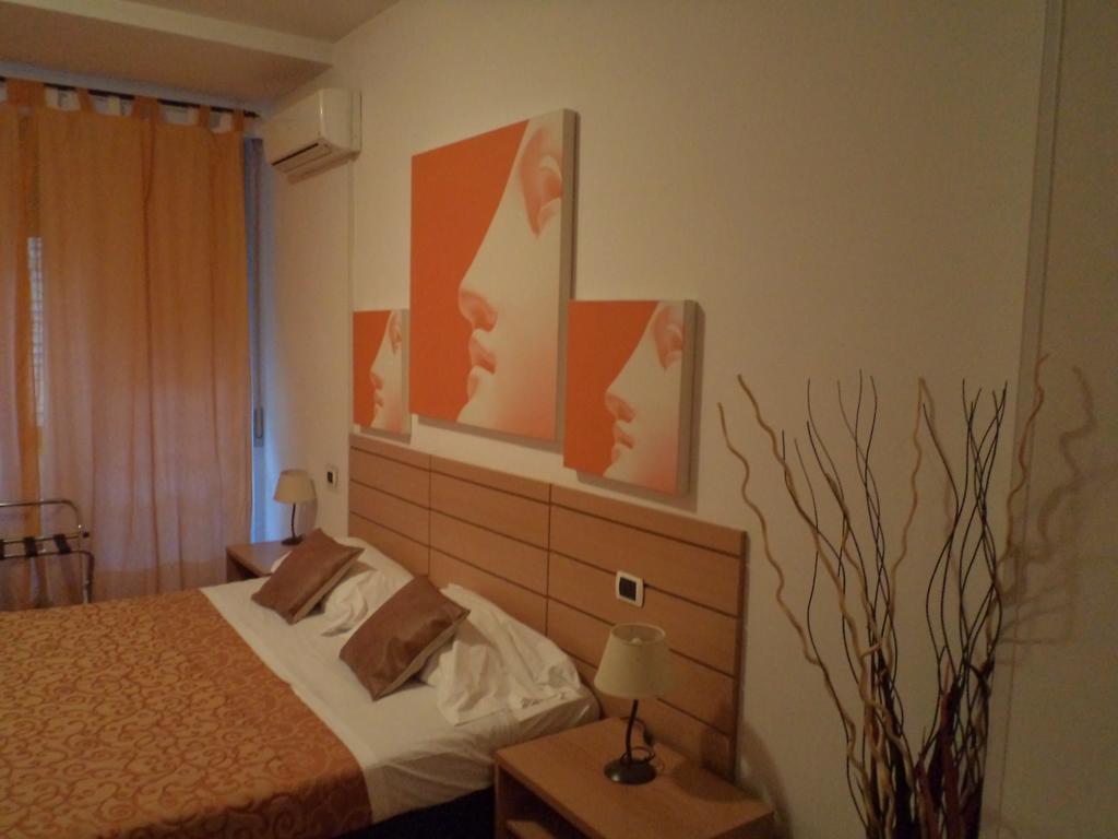 Quarto com Cama de Casal ou 2 de Solteiro